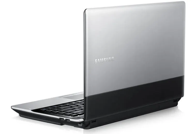 Samsung 3 NP300E4X (300E4X-S04TH) Thumbnail 2