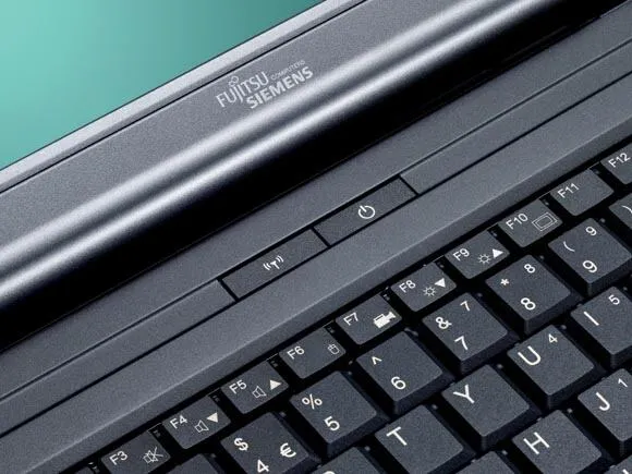 Fujitsu ESPRIMO Mobile U Series ESPRIMO Mobile U9200 (VFY:U9200MF011CH) Laptop Thumbnail 2