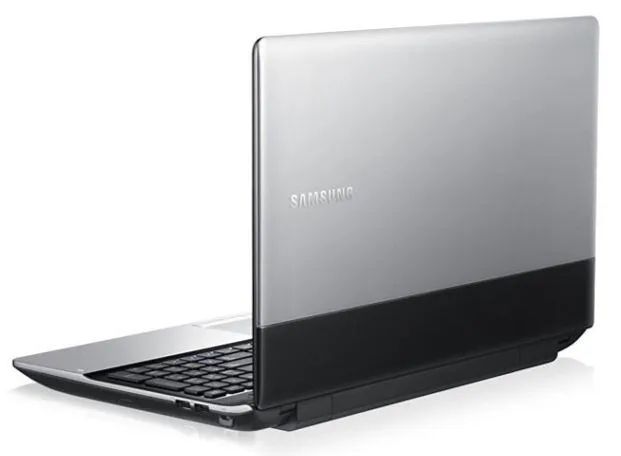 Samsung NP300E5C-A02IT Laptop Thumbnail 4