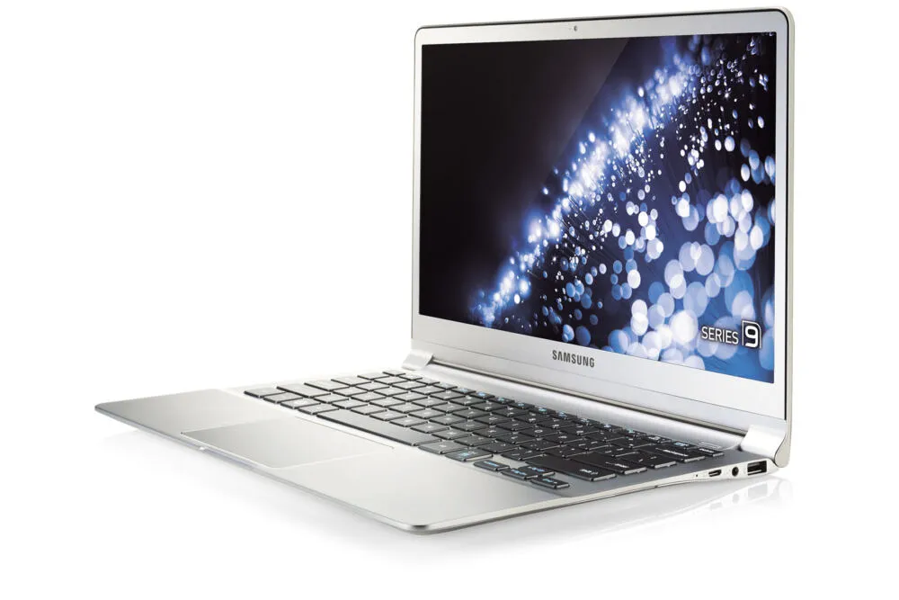 Samsung 9 NP900X3D (NP900X3D-A02SE) Laptop Thumbnail 1