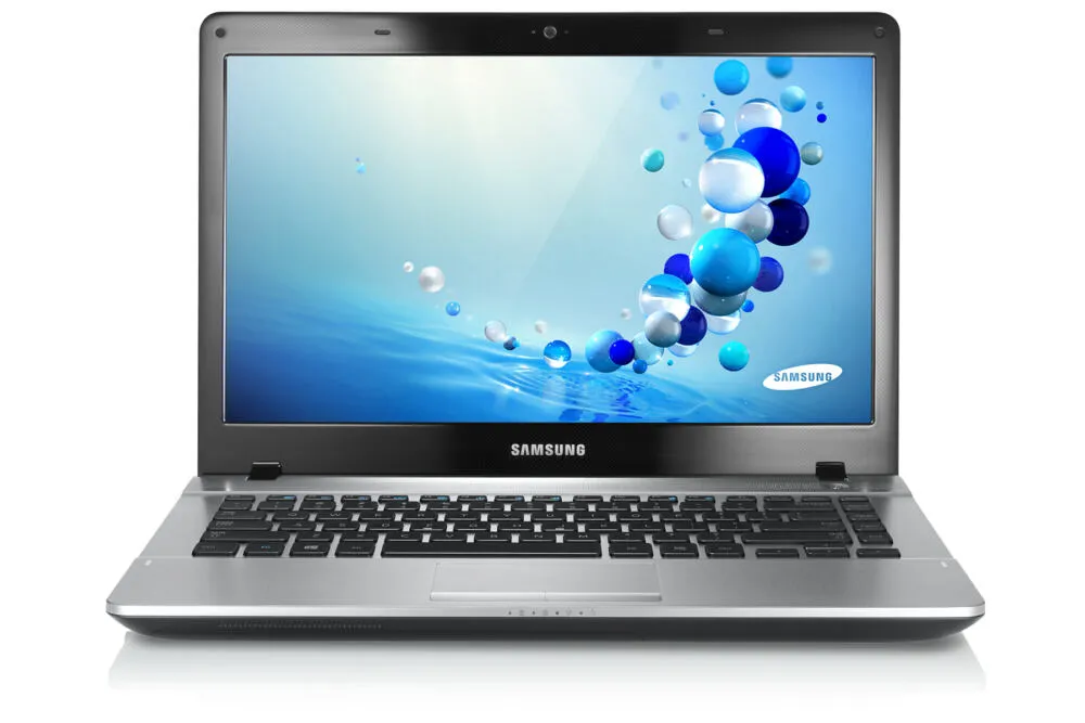 Samsung 3 NP300E4E (NP300E4E-A03MX) Laptop & Notebook