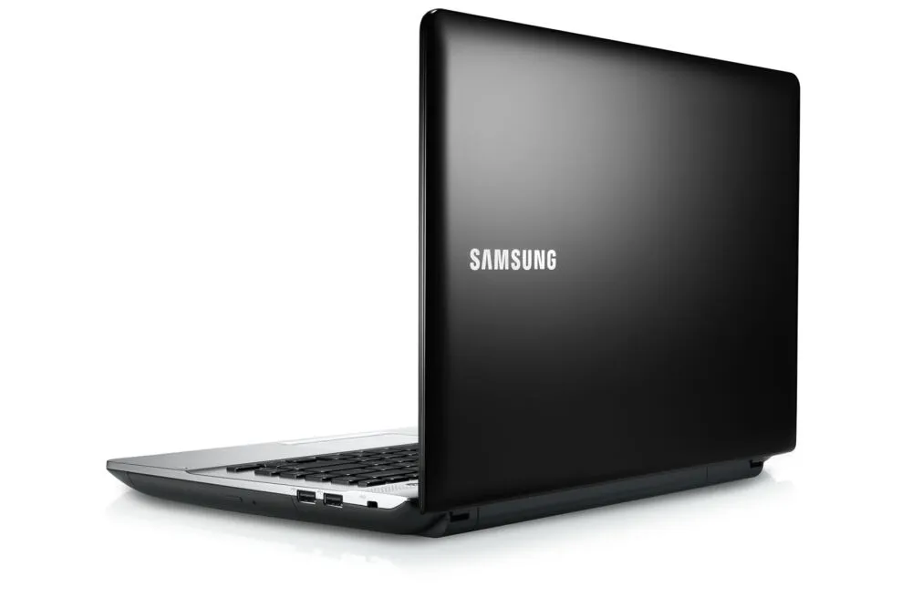 Samsung 3 NP300E4E (NP300E4E-A01MX) Laptop Thumbnail 3
