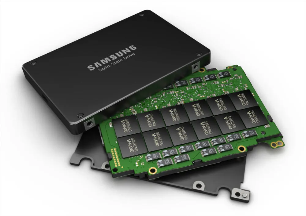 Samsung PM1633a 15 TB 2.5" SAS SSD Thumbnail 1