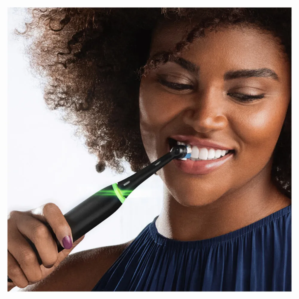 Oral-B iO 4 Yetişkin Siyah, Beyaz Thumbnail 2