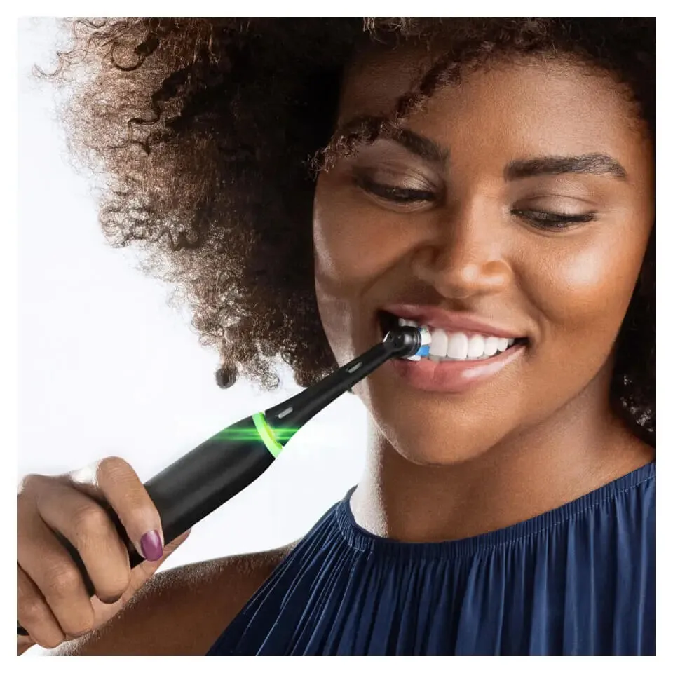 Oral-B iO Series 5 Yetişkin Titreşimli diş fırçası Siyah Thumbnail 4