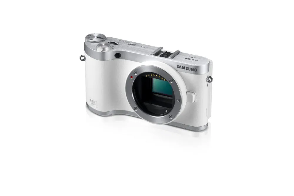 Samsung 300 + 18-55mm EV-NX300ZBQUFR Thumbnail 3