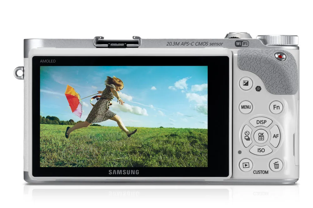 Samsung 300 + 18-55mm EV-NX300ZBQUDK Thumbnail 8