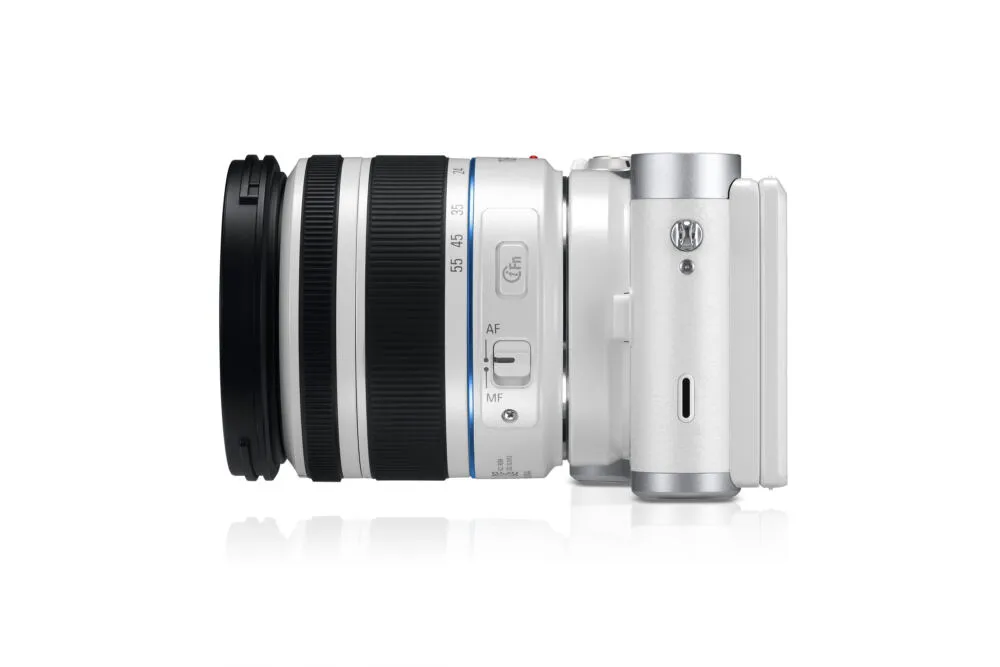 Samsung 300 + 18-55mm EV-NX300ZBQUFR Thumbnail 9