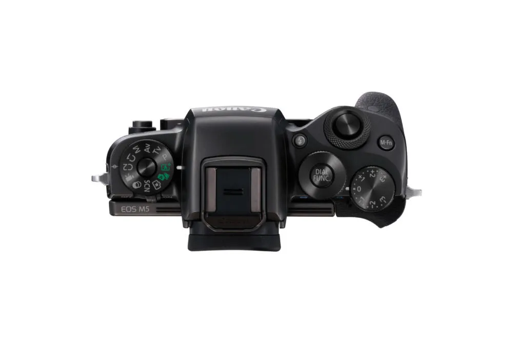 Canon M5 + EF-M 15-45mm IS STM 1279C045 Thumbnail 5