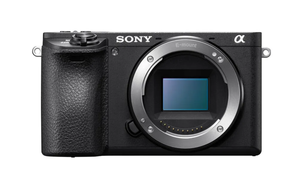 Sony α 6500 + 18-135mm F3.5-5.6 OSS SLR Fotoğraf Makinesi Gövdesi 24,2 MP CMOS 6000 x 4000 Piksel Siyah Digital Kame
