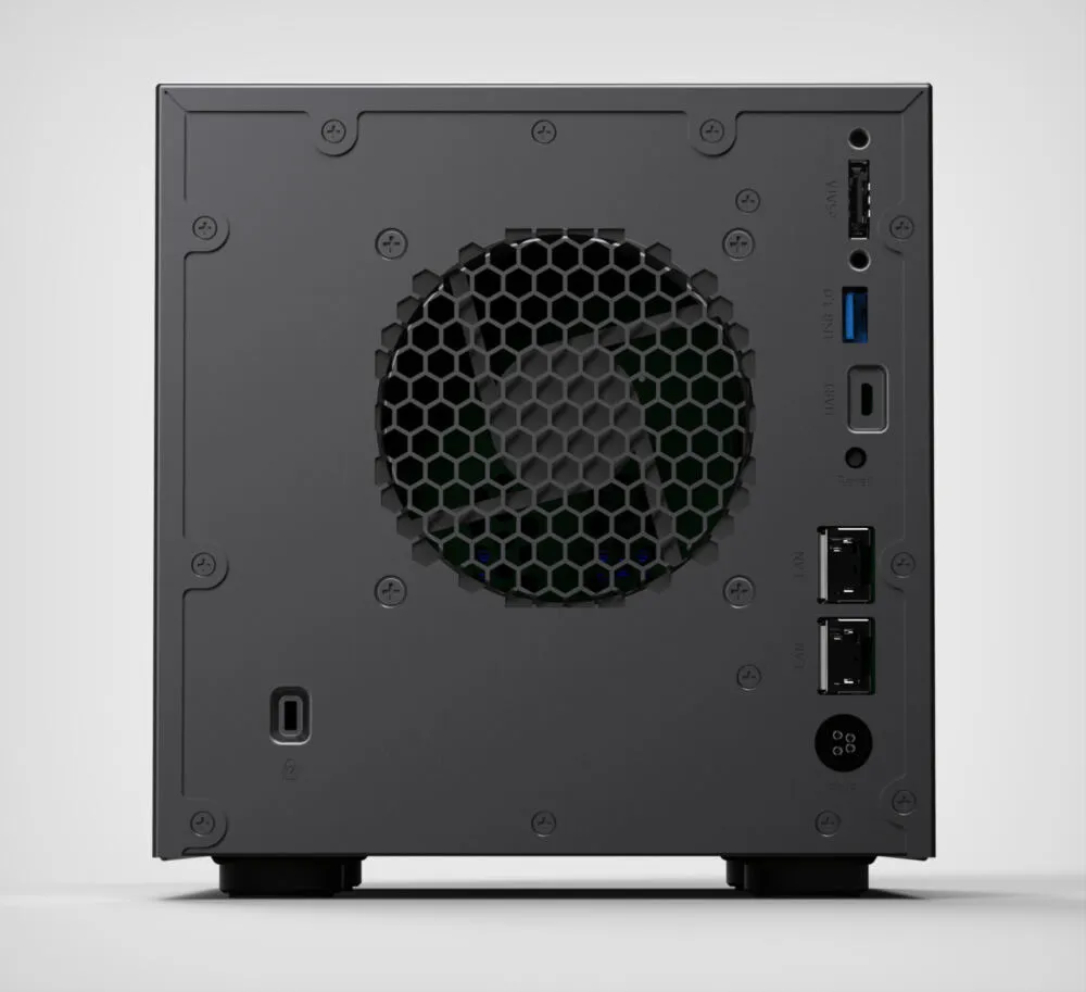 NETGEAR ReadyNAS 424 Diskless 2 GB RN42400100NES Thumbnail 3