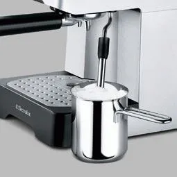 Electrolux EEA110 4 l EEA 110 Yarı Otomatik 1.4 L Espresso Makinesi Thumbnail 6