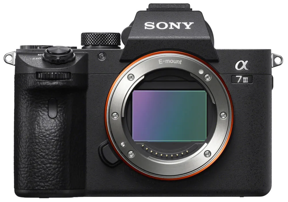 Sony α 7 III + FE 24–105 mm F4 G OSS MILC 24,2 MP CMOS 6000 x 4000 Piksel Siyah Digital Kame