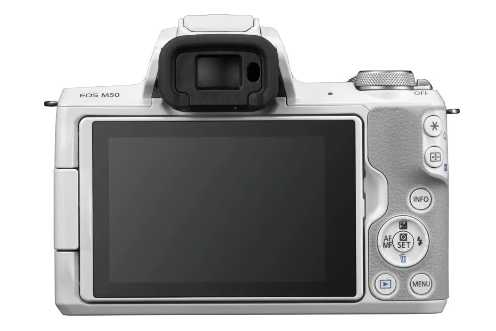 Canon M50 + 18-150 mm 2681C042 Thumbnail 1