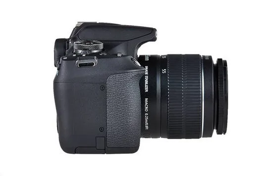 Canon 2000D + EF-S 18-55 IS II + EF 50mm 2728C022 Thumbnail 7