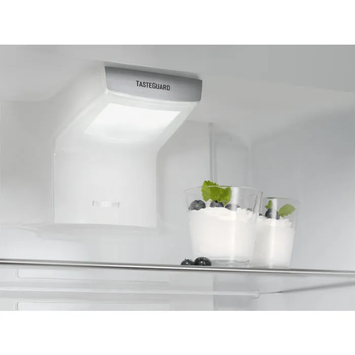 Electrolux ENN3054EOW 273 Litre Buzdolabı Thumbnail 1