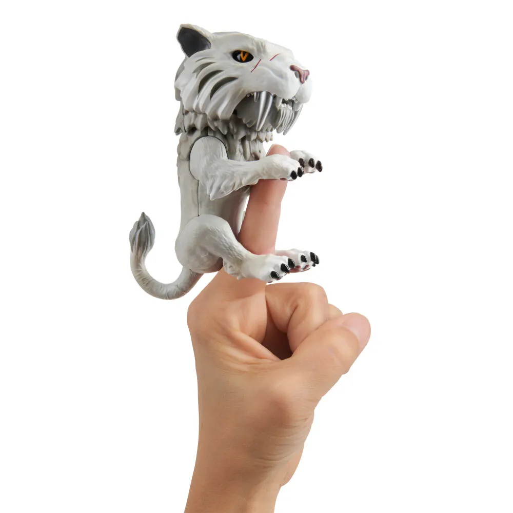 WowWee Untamed Sabretooth - Silvertooth 3971 Thumbnail 6