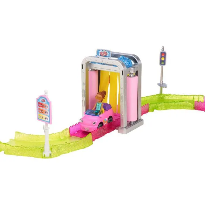 Barbie On The Go Car Wash Playset FHV91 Thumbnail 6
