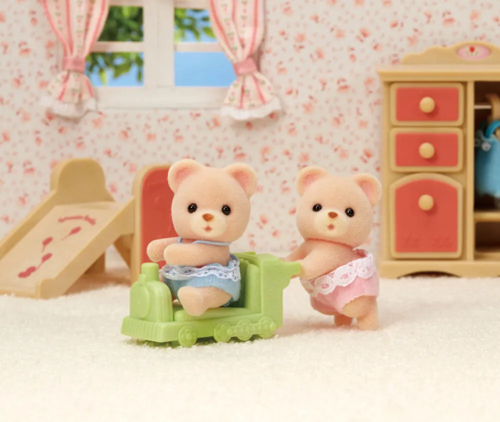 Sylvanian Families 5426 3 Parça Oyuncak Bebek Thumbnail 2