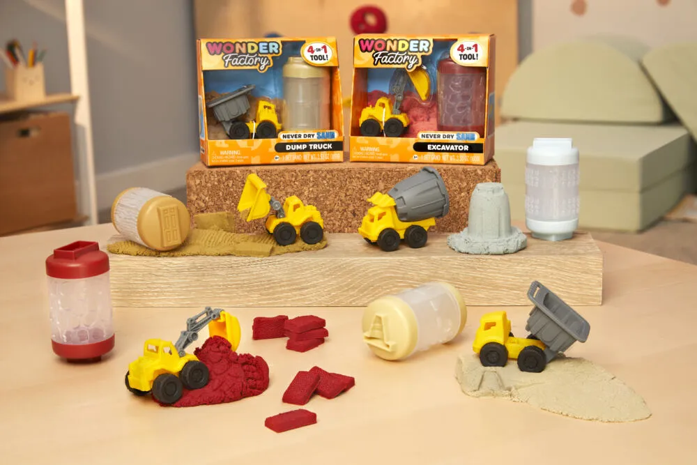 MGA Entertainment Wonder Factory Never Dry Sand Construction Trucks - Light Brown + Dump Truck 532897 Thumbnail 5