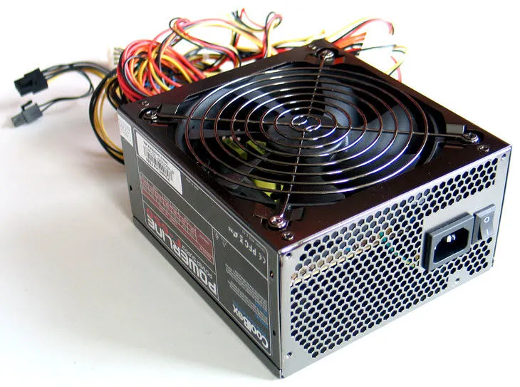 CoolBox F-650 güç kaynağı ünitesi 650 W 20+4 pin ATX Paslanmaz çelik Power Supply