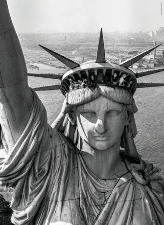Clementoni Statue Of Liberty 39635 1000 Parça Puzzle Thumbnail 1