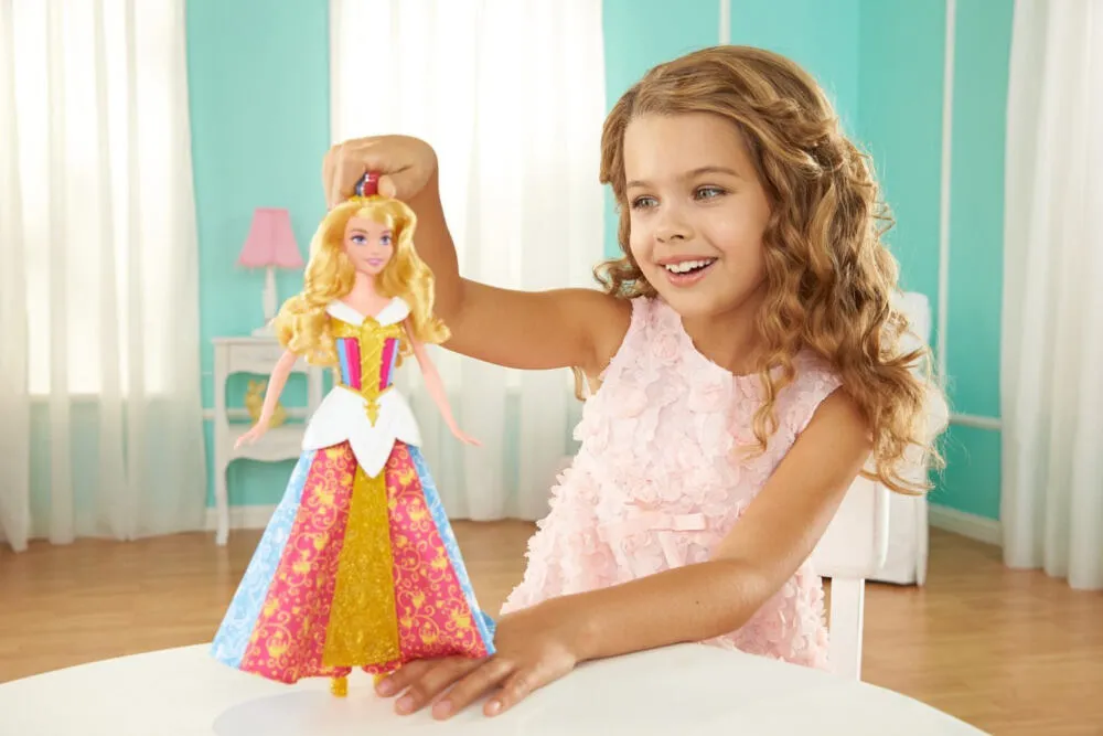 Mattel CBD13 Disney Oyuncak Bebek Thumbnail 9