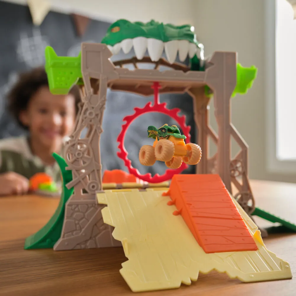 Spin Master Monster Jam Dragon Dungeon of Doom 6069758 Thumbnail 4