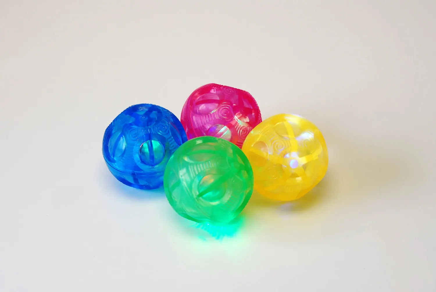Tickit Small Irregular Sensory Flashing Ball Set 72209 Aktif ve Beceri Oyuncakları