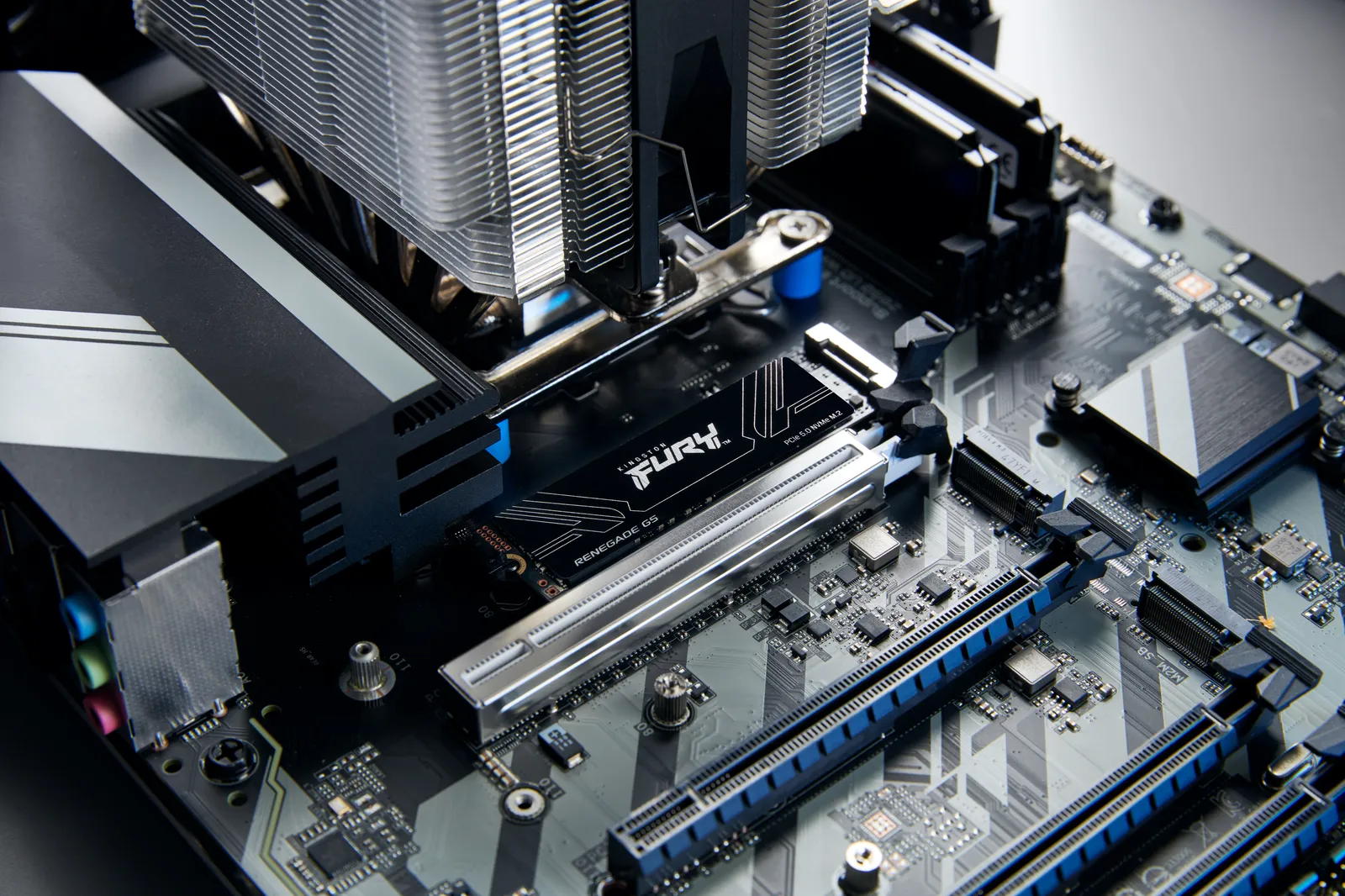 Kingston Technology FURY Renegade G5 SFYR2S/4T0 4 TB M.2 22x80 Gen5 NVMe SSD Thumbnail 7