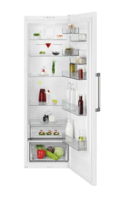 AEG RKB638E4MW Fridges