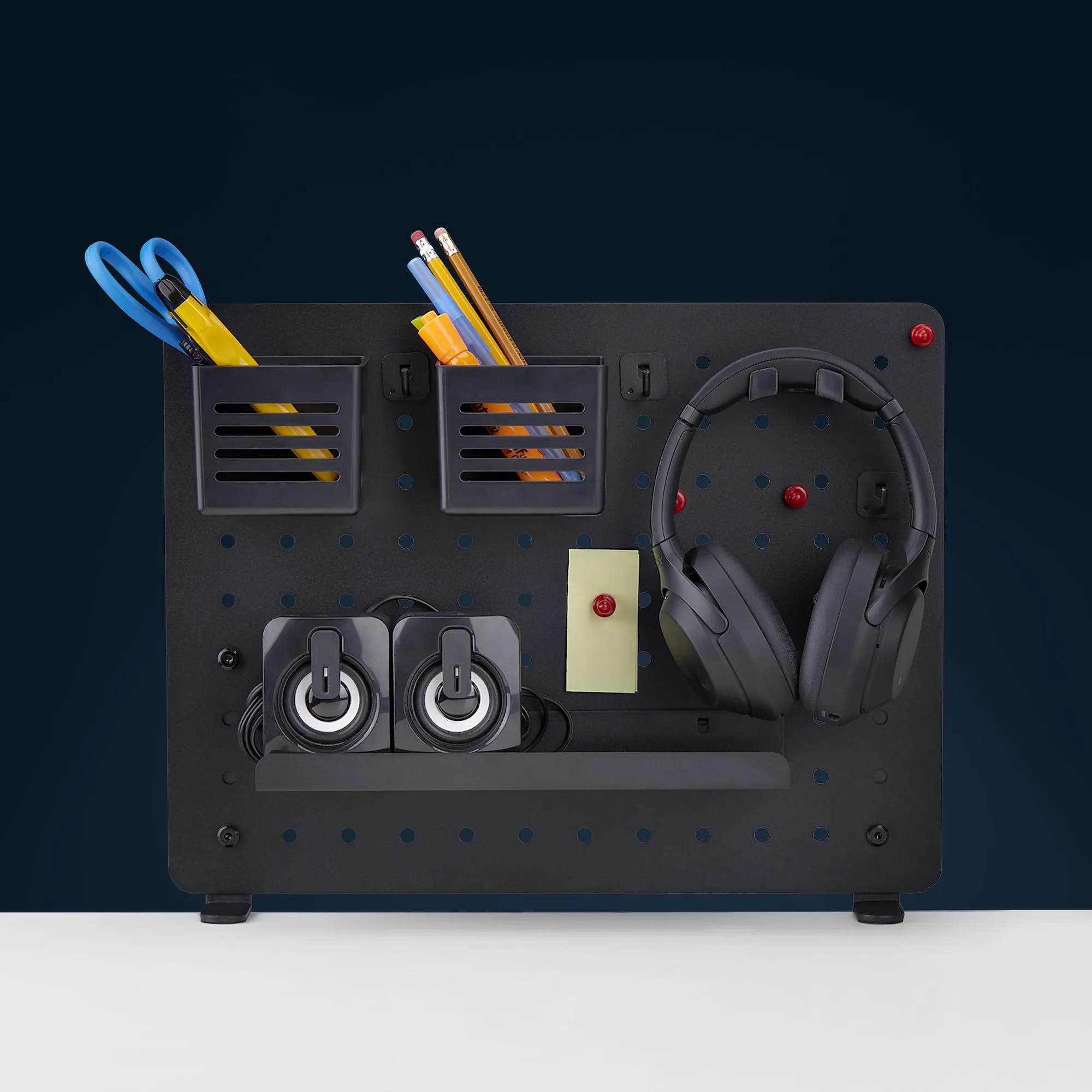 StarTech.com 1612B-DESK-PEGBOARD Thumbnail 7