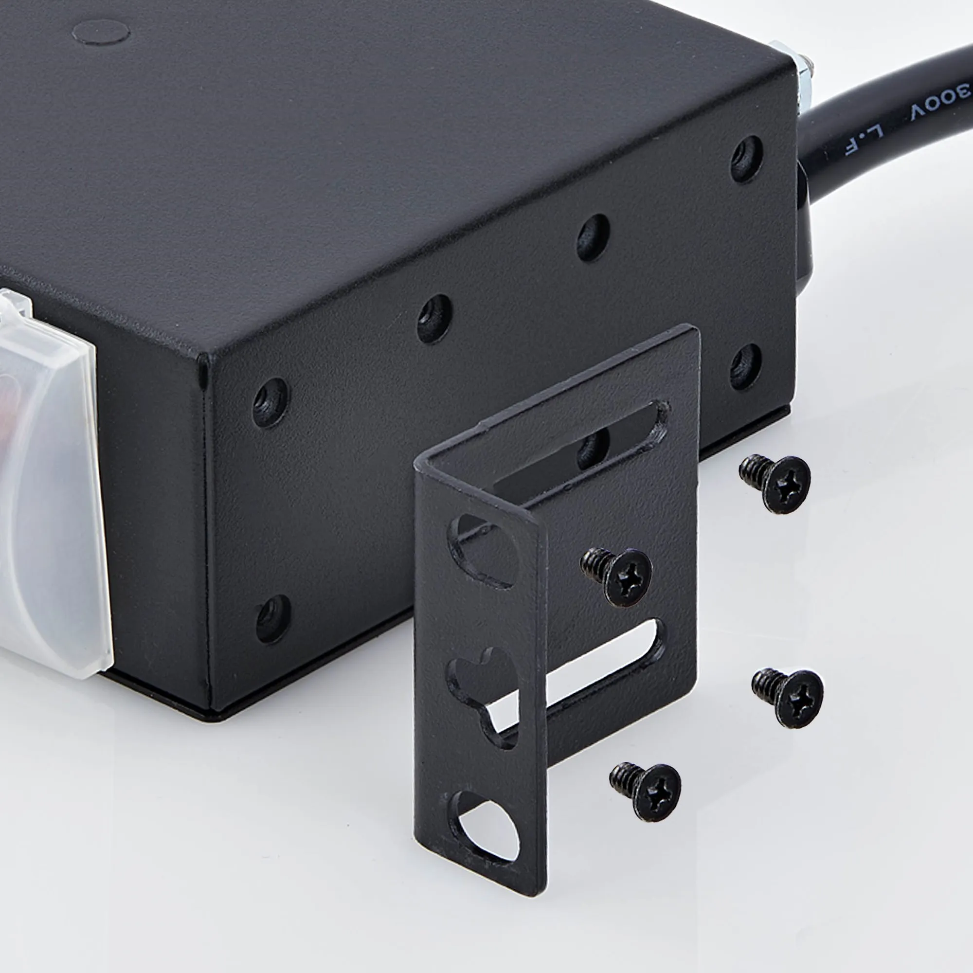 StarTech.com 1415B8H-RACK-PDU-SP Thumbnail 3