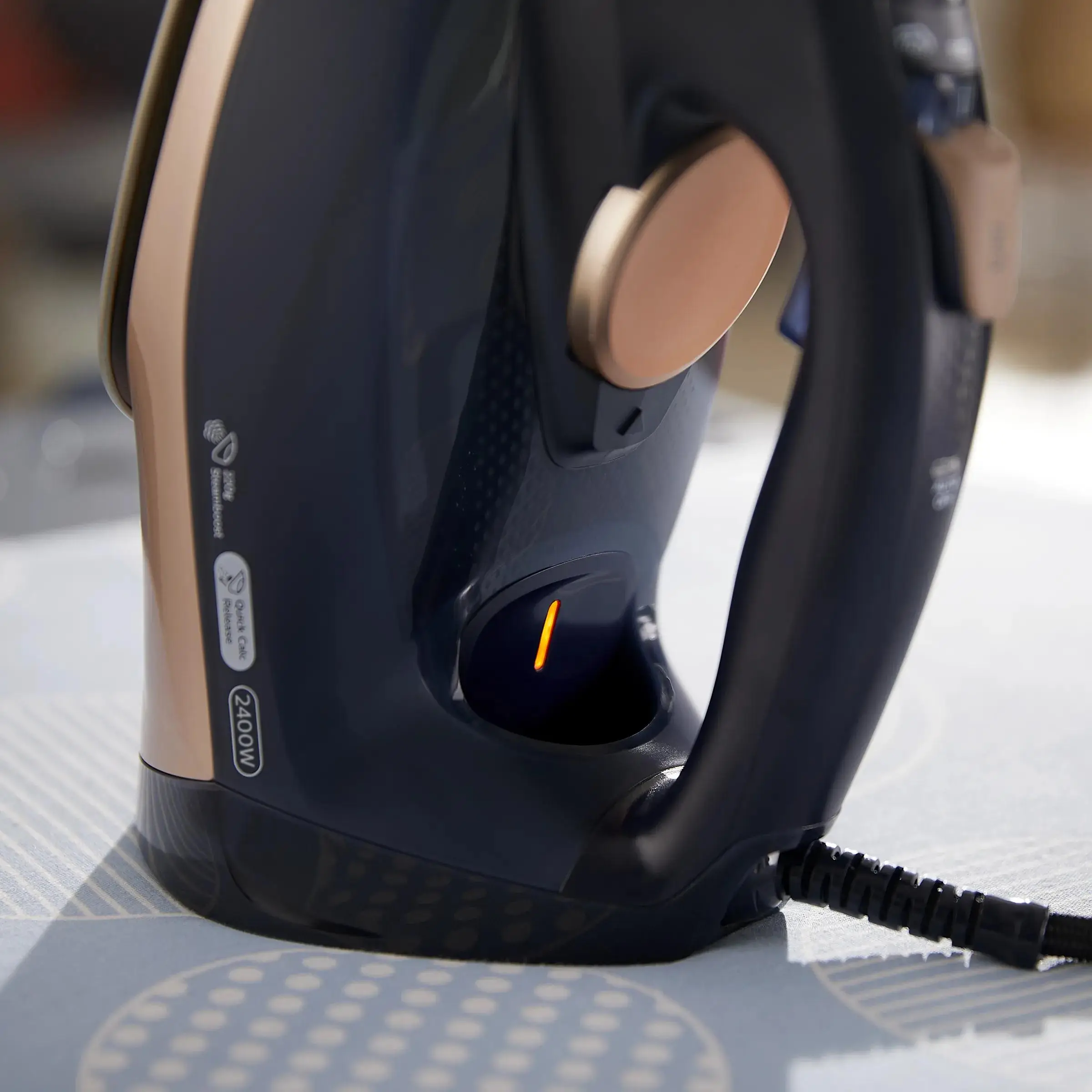 Philips 55 g/dk sürekli buharlı ütü GC4909/60 Thumbnail 3